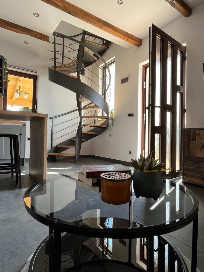 Apartman Sara S Pogledom Na More Lovran Extérieur photo