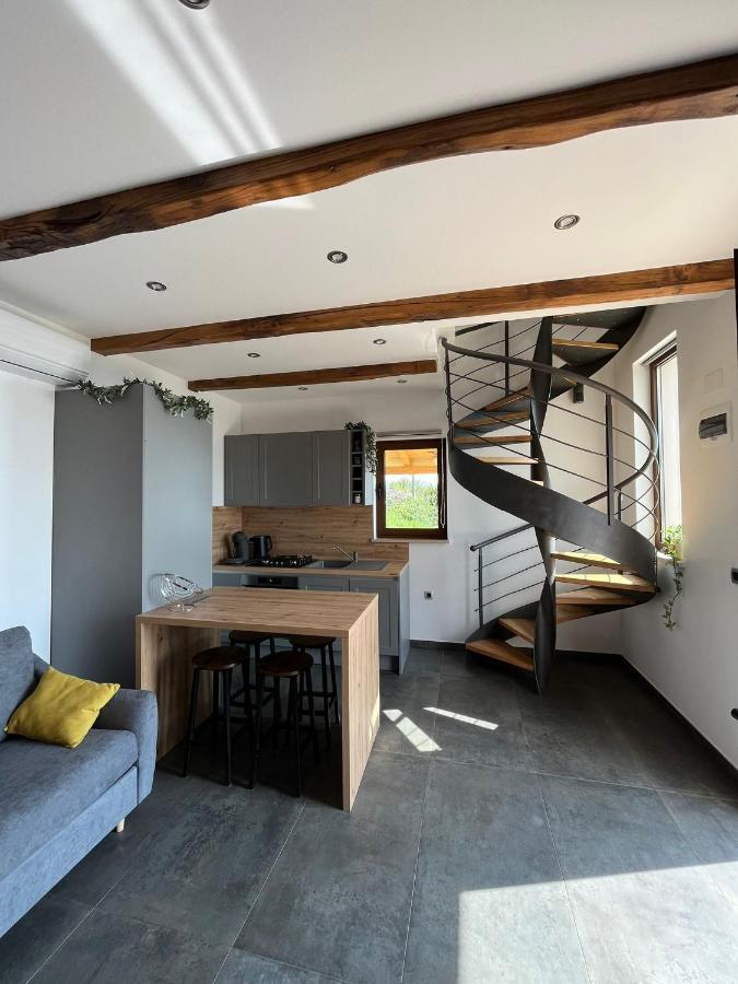 Apartman Sara S Pogledom Na More Lovran Extérieur photo