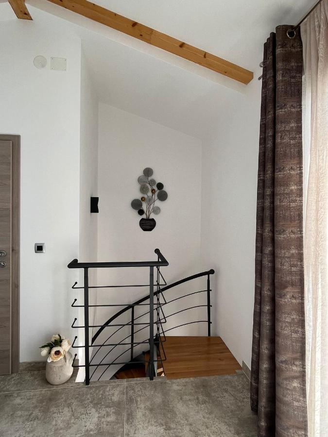 Apartman Sara S Pogledom Na More Lovran Extérieur photo