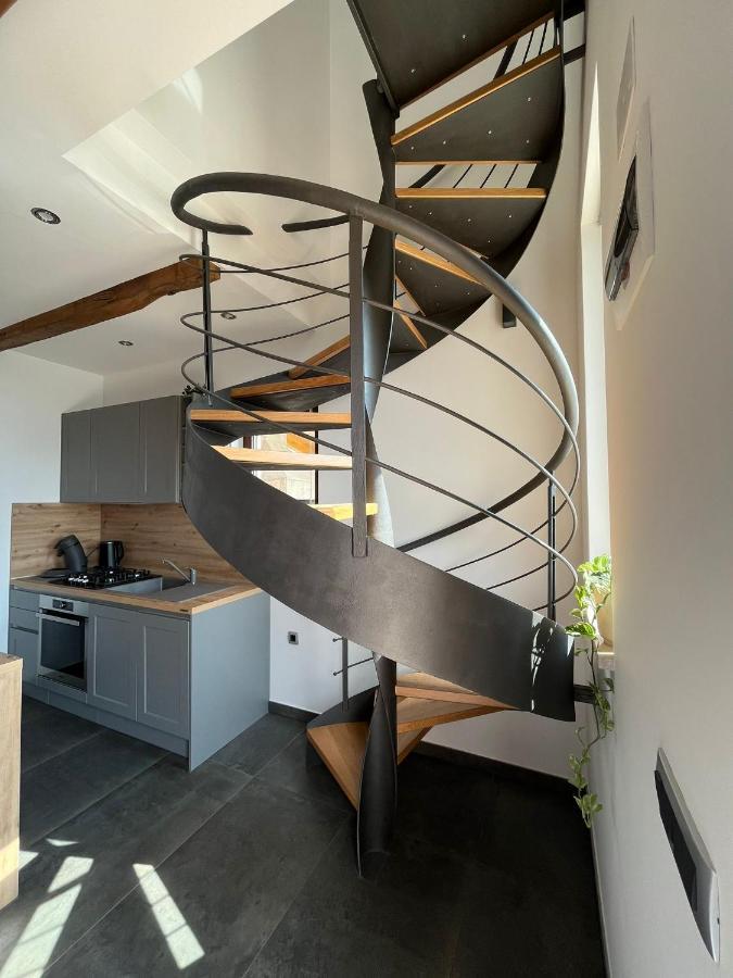Apartman Sara S Pogledom Na More Lovran Extérieur photo